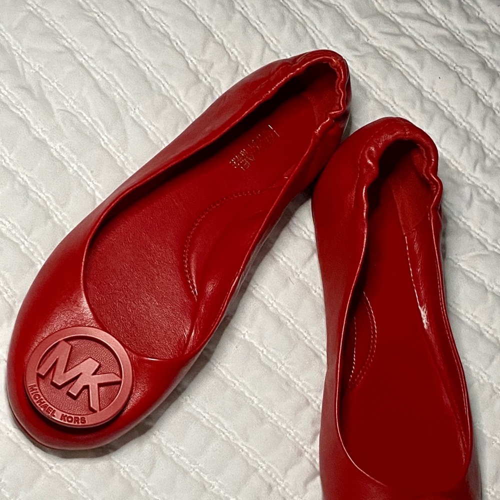 MK red Ballet Flats